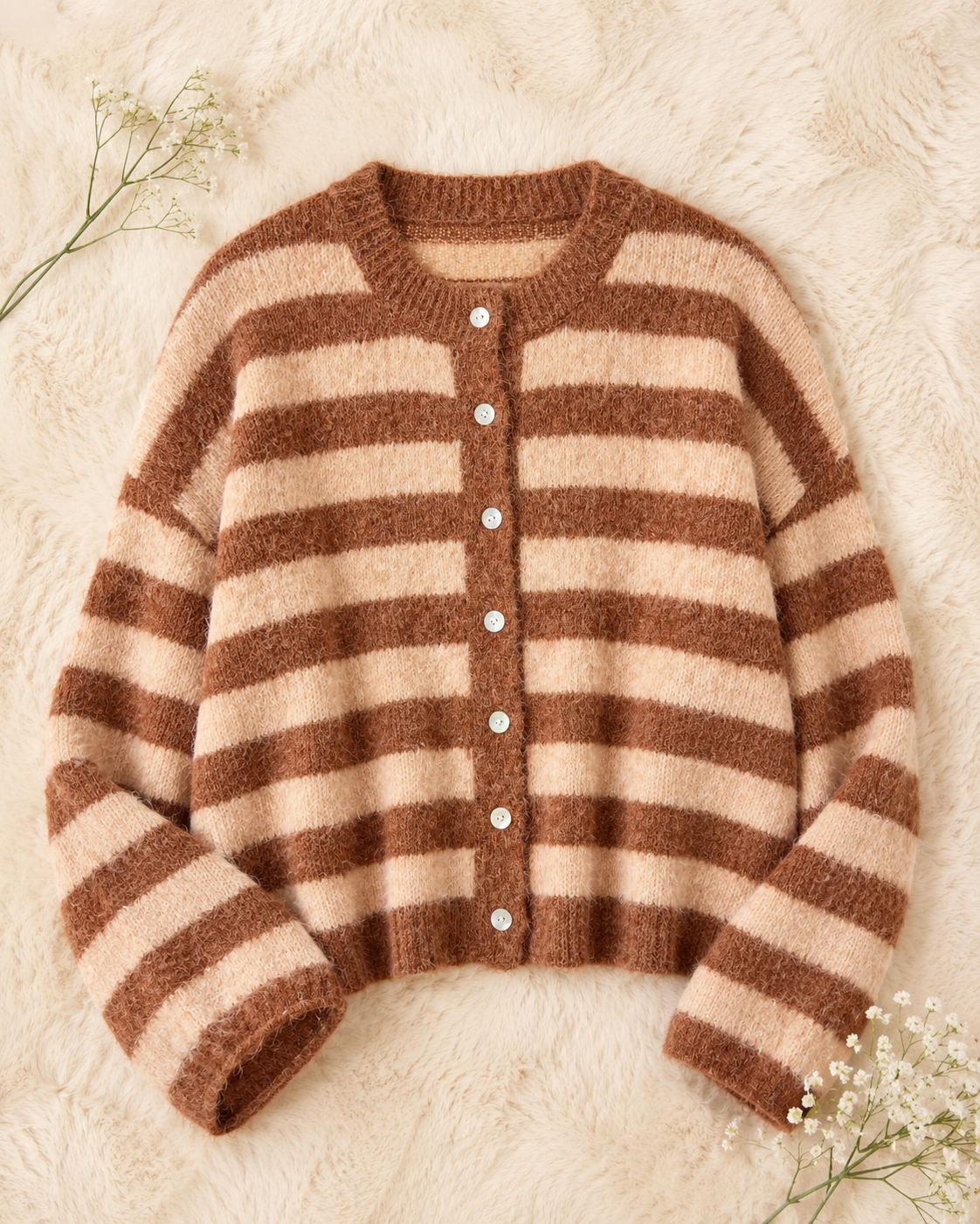Strickjacke "Mokka" in  Creme/Karamell gestreift