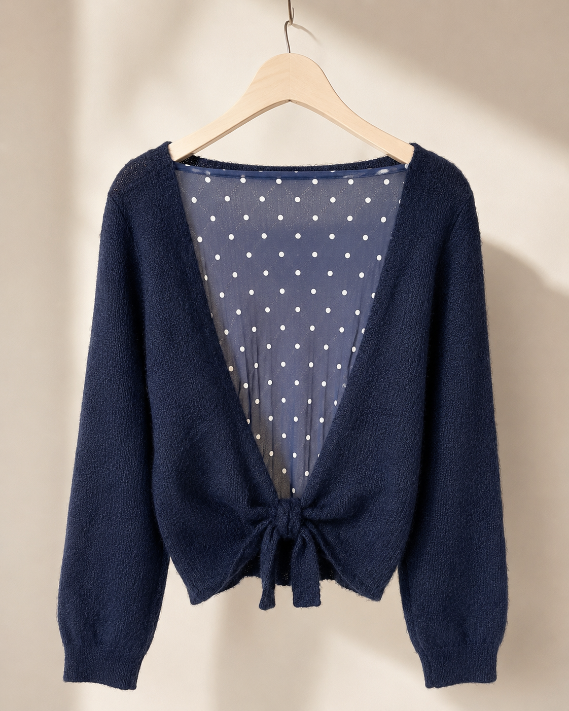 Pullover "Nola" Marineblau mit Punkte-Detail und Rückenknoten