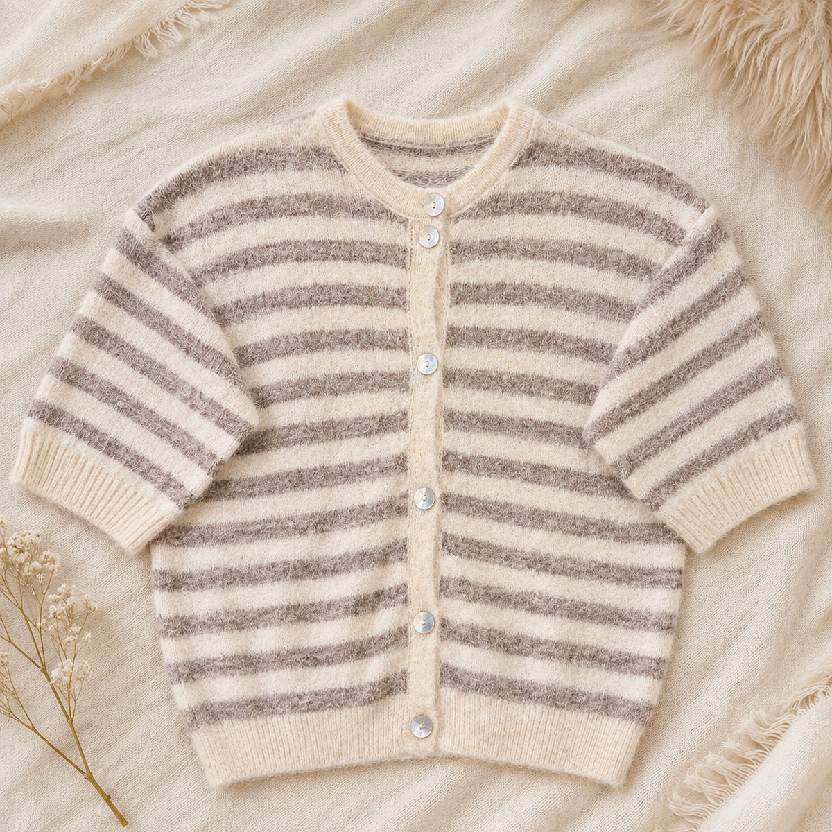 Kurzarm Strickjacke "Elina" gestreift