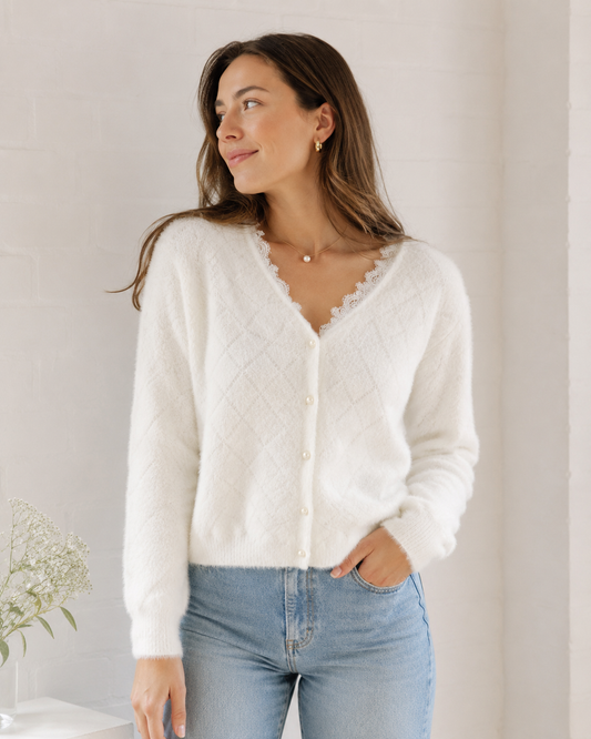 Strickjacke Leonie - Weiß mit Spitze