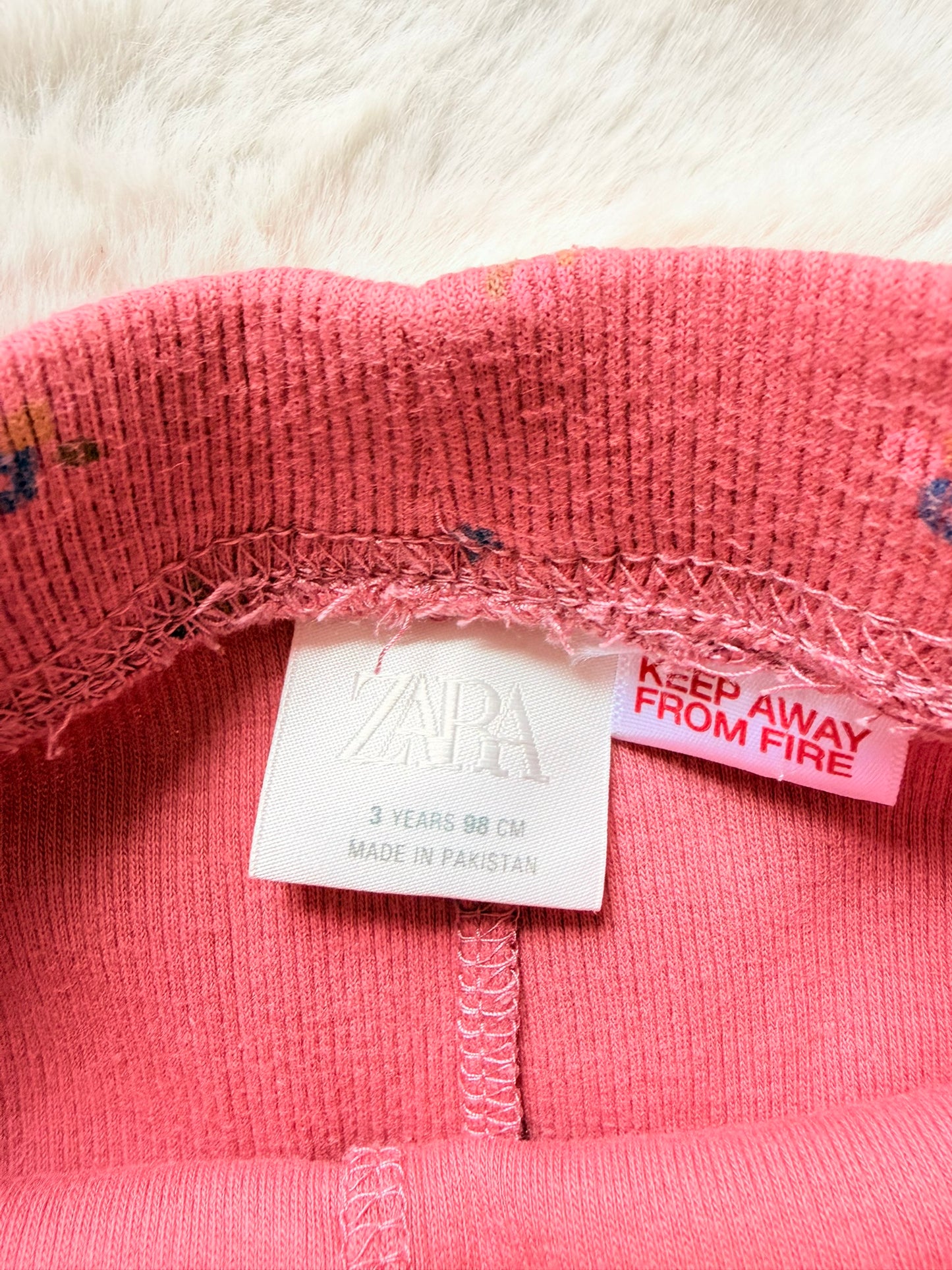 Zara Kinder Schlagleggings mit Blumenmuster I Gr. 98